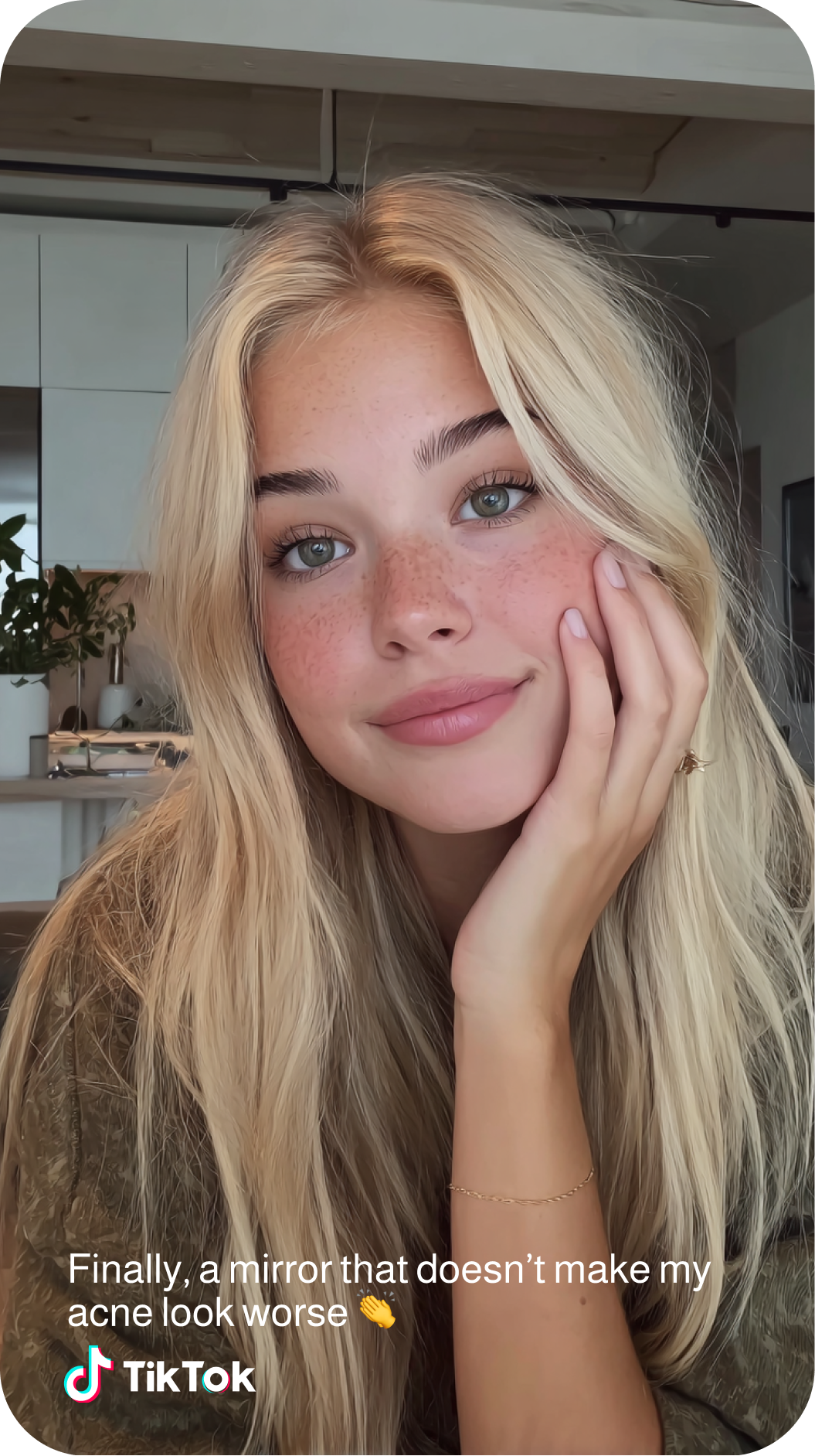 Glowe Mirror influencer 1